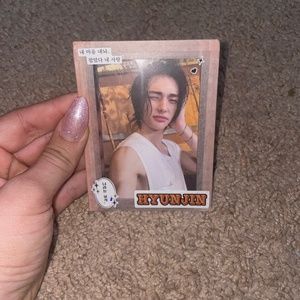 Hyunjin Photocard in toploader